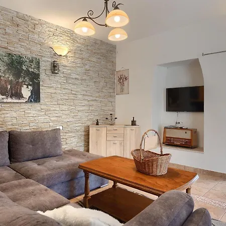 Oliva Vilea * Sveta Marina